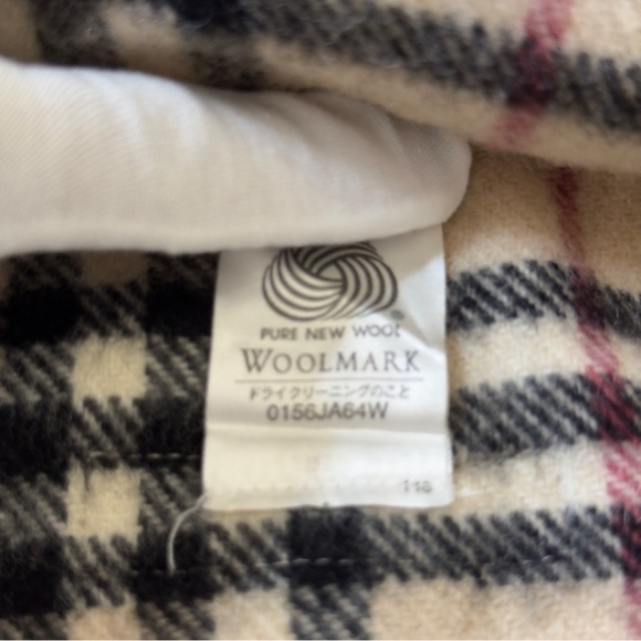 ‼️SOLD‼️Burberry Scarf/Shawl Vintage Classic Check Wool Light Beige color - Picture 5 of 7